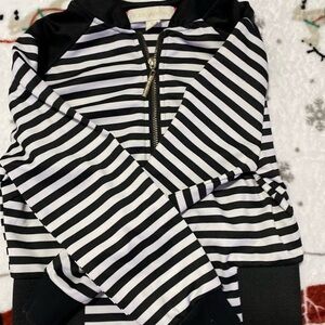 Nicki Minaj crop top long sleeve